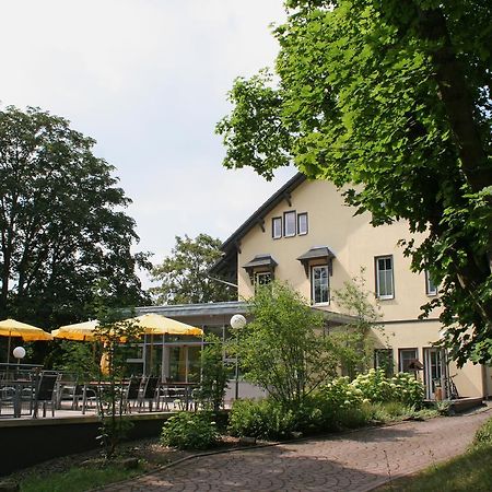ホテルDreibrunnen Gastehaus Im Luisenpark エアフルト エクステリア 写真