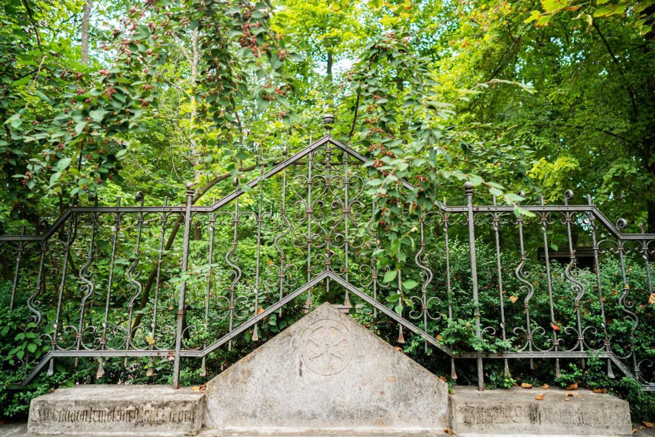 ホテルDreibrunnen Gastehaus Im Luisenpark エアフルト エクステリア 写真